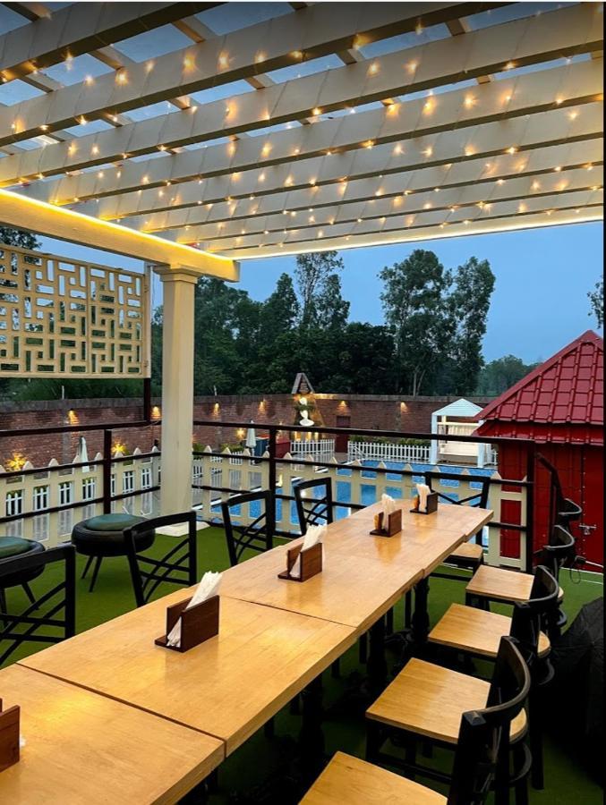 Yashmay Villa Club & Resort Gonda Экстерьер фото